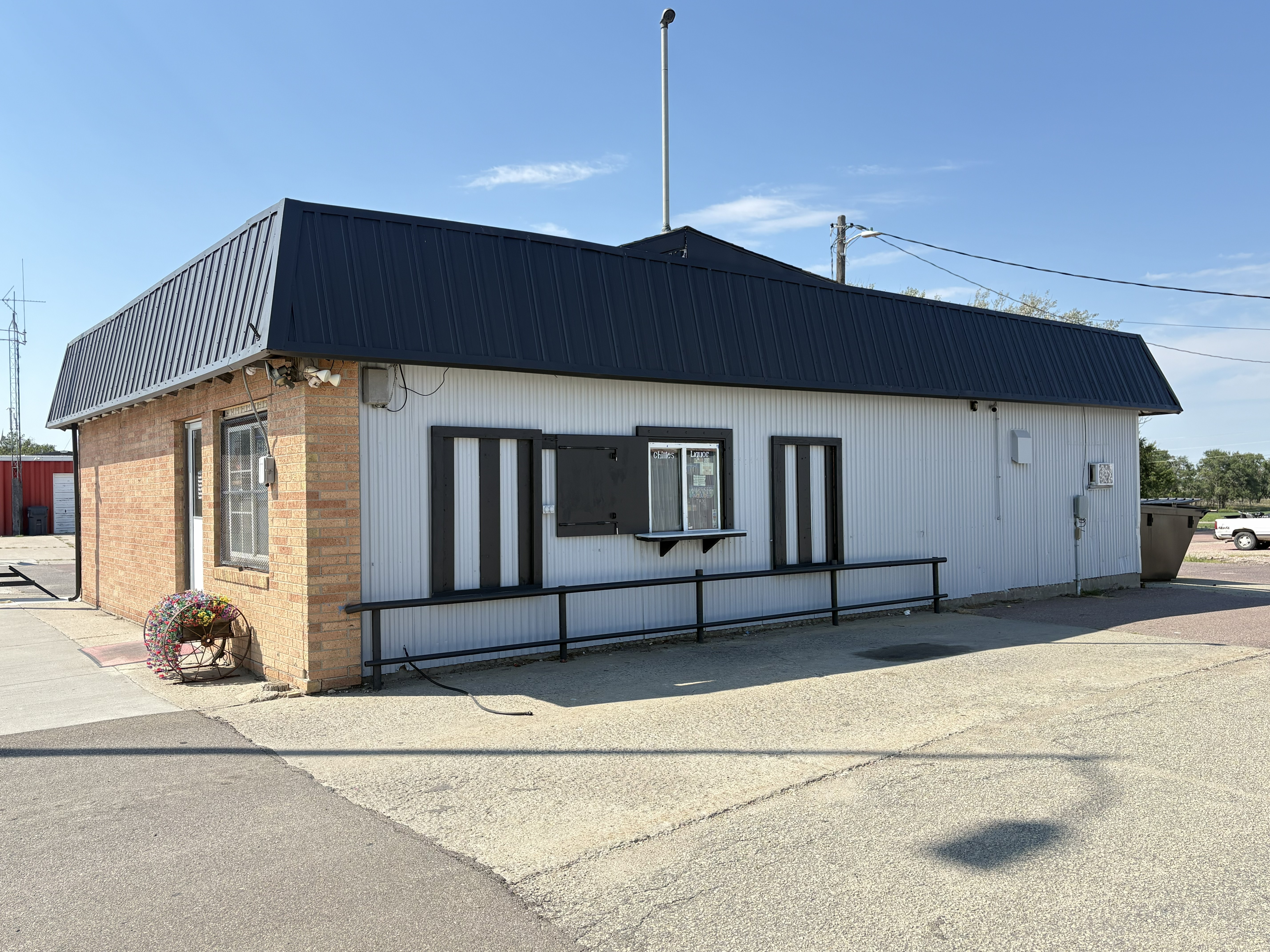 Chillies Liquor Store – Turnkey Business Opportunity — Winner, SD real estate photo thumbnail 2