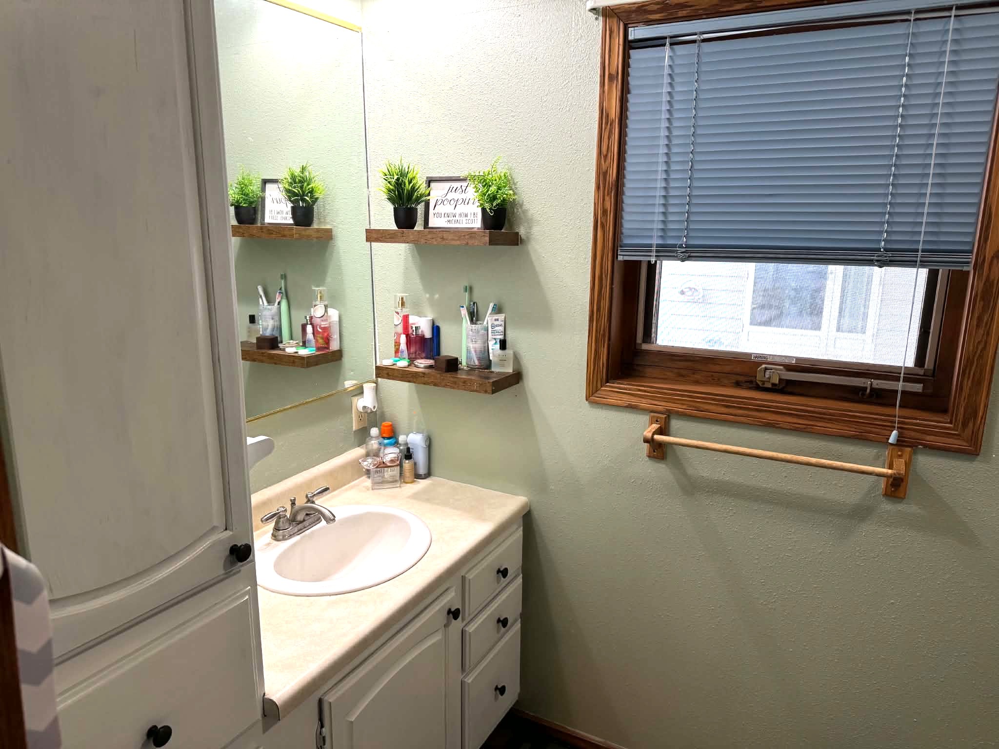 Townhome in a Quiet Cul-de-Sac 🌳 — Winner, SD real estate photo thumbnail 14