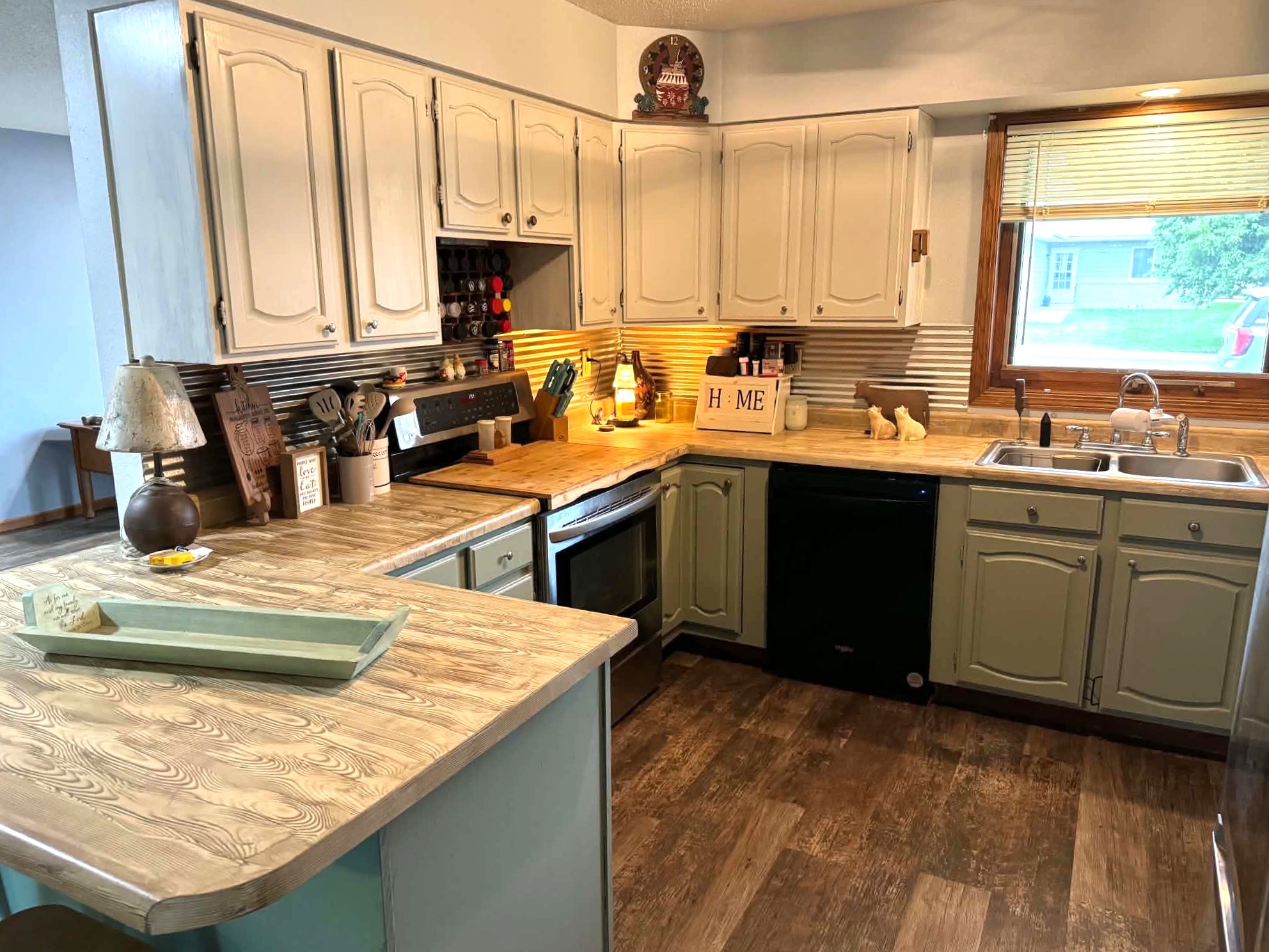 Townhome in a Quiet Cul-de-Sac 🌳 — Winner, SD real estate photo thumbnail 9